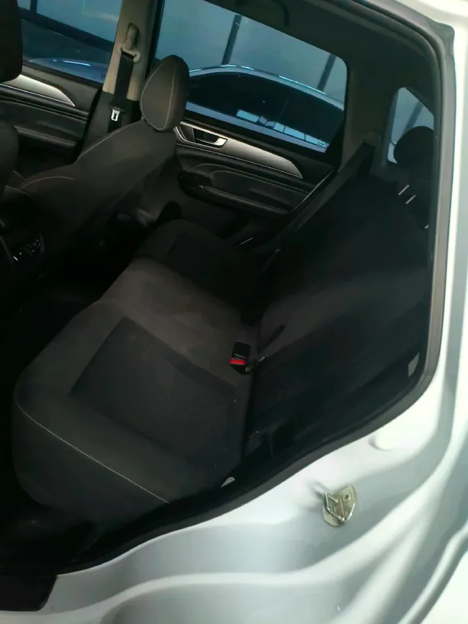 2021 Haval M6 1.5T 150HP L4 7DCT,autocango,china used car exporter,china ev exporter,chinese used car exporter,chinese used ev exporter