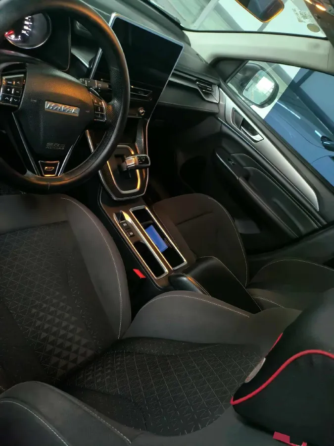 2021 Haval M6 1.5T 150HP L4 7DCT,autocango,china used car exporter,china ev exporter,chinese used car exporter,chinese used ev exporter