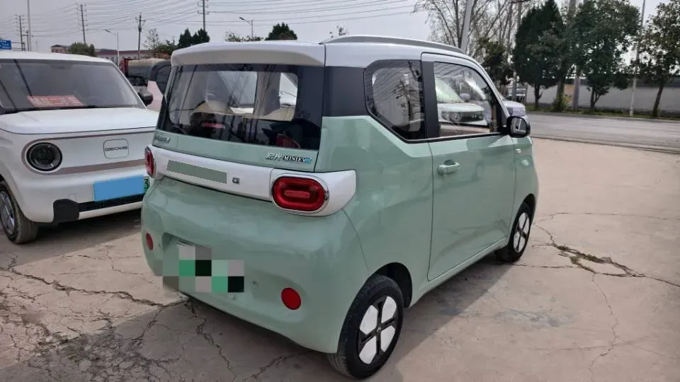 2024 WuLing HongGuang MINI EV BEV 17.3KWH,autocango,china used car exporter,china ev exporter,chinese used car exporter,chinese used ev exporter