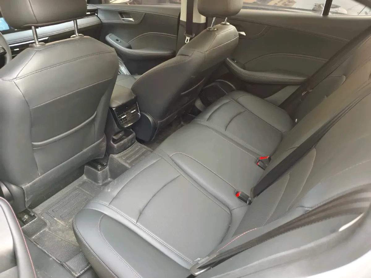 2026 Roewe i5 1.5L 129HP L4 CVT,autocango,china used car exporter,china ev exporter,chinese used car exporter,chinese used ev exporter