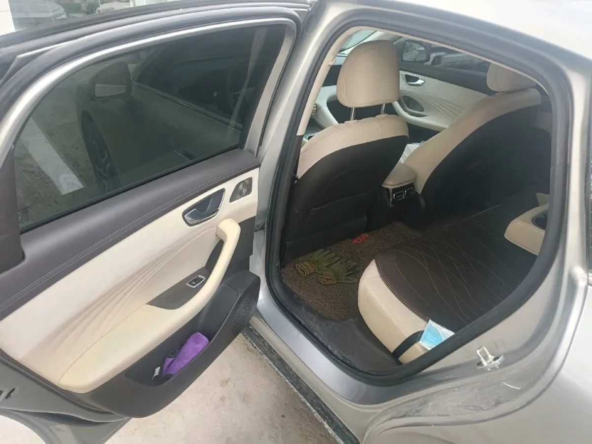 2023 Roewe D7 BEV 59.2KWH,autocango,china used car exporter,china ev exporter,chinese used car exporter,chinese used ev exporter