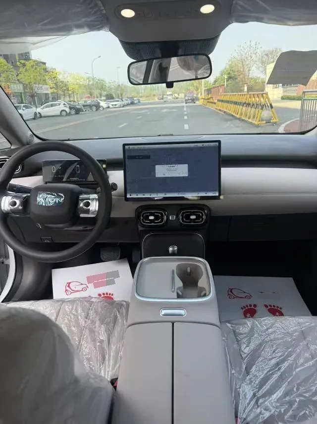 2025 Aion AION UT BEV,autocango,china used car exporter,china ev exporter,chinese used car exporter,chinese used ev exporter