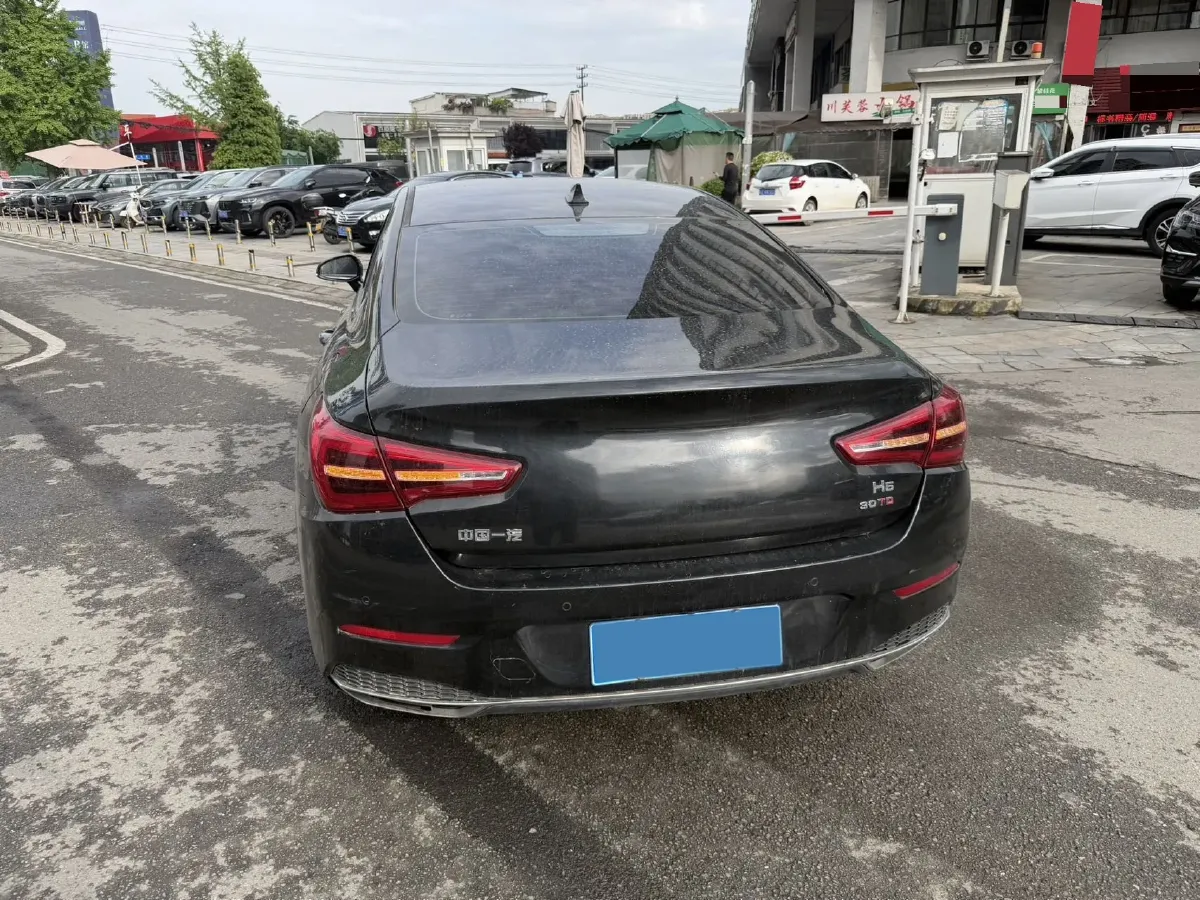 2022 HongQi H5 1.5T 169HP L4 7DCT,autocango,china used car exporter,china ev exporter,chinese used car exporter,chinese used ev exporter