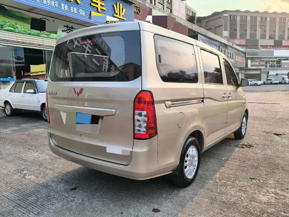 2019 WuLing HongGuang V 1.5L 105HP L4 5MT,autocango,china used car exporter,china ev exporter,chinese used car exporter,chinese used ev exporter