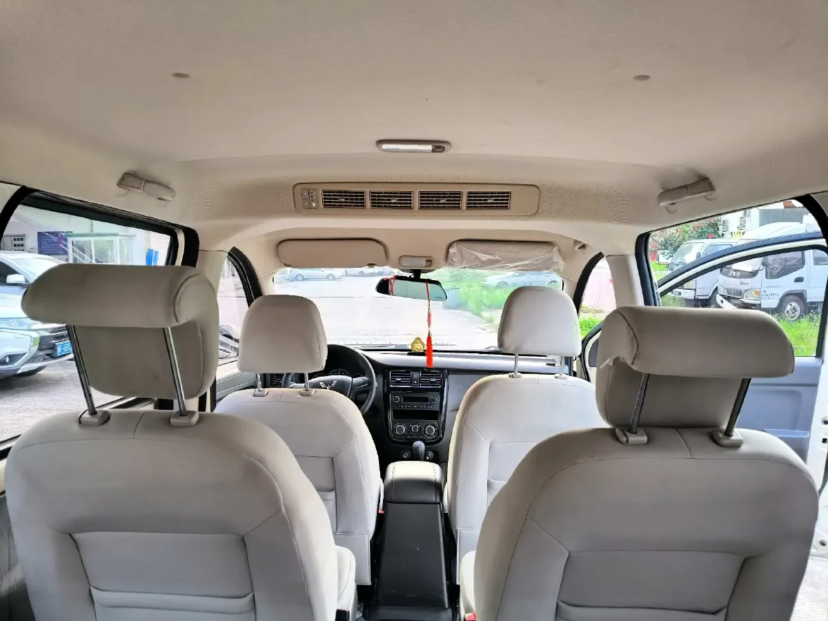 2019 WuLing HongGuang V 1.5L 105HP L4 5MT,autocango,china used car exporter,china ev exporter,chinese used car exporter,chinese used ev exporter