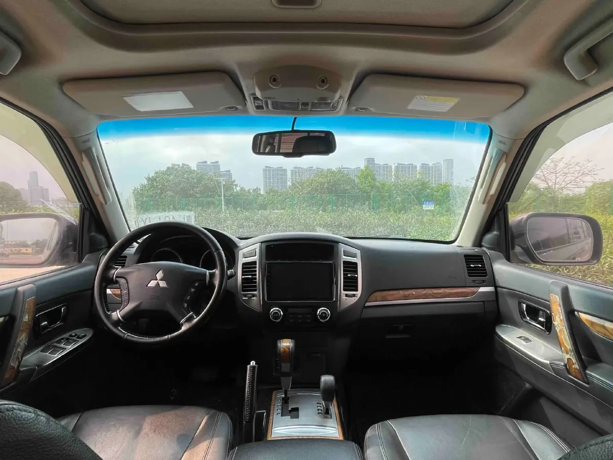 2016 Mitsubishi Pajero 3.0L 174HP V6 5AT,autocango,china used car exporter,china ev exporter,chinese used car exporter,chinese used ev exporter