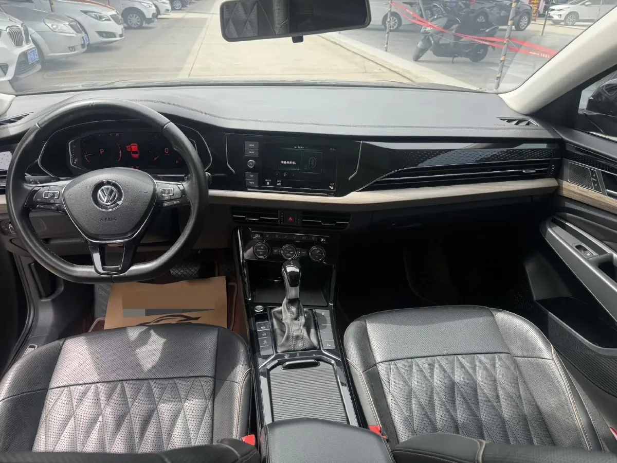 2019 Skoda Kodiak 2.0T 186HP L4 7DCT,autocango,china used car exporter,china ev exporter,chinese used car exporter,chinese used ev exporter