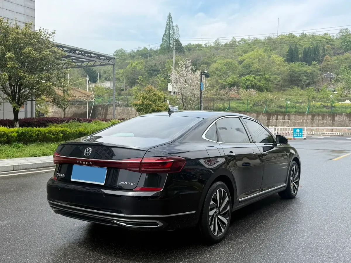 2024 Volkswagen Passat 2.0T 220HP L4 7DCT,autocango,china used car exporter,china ev exporter,chinese used car exporter,chinese used ev exporter