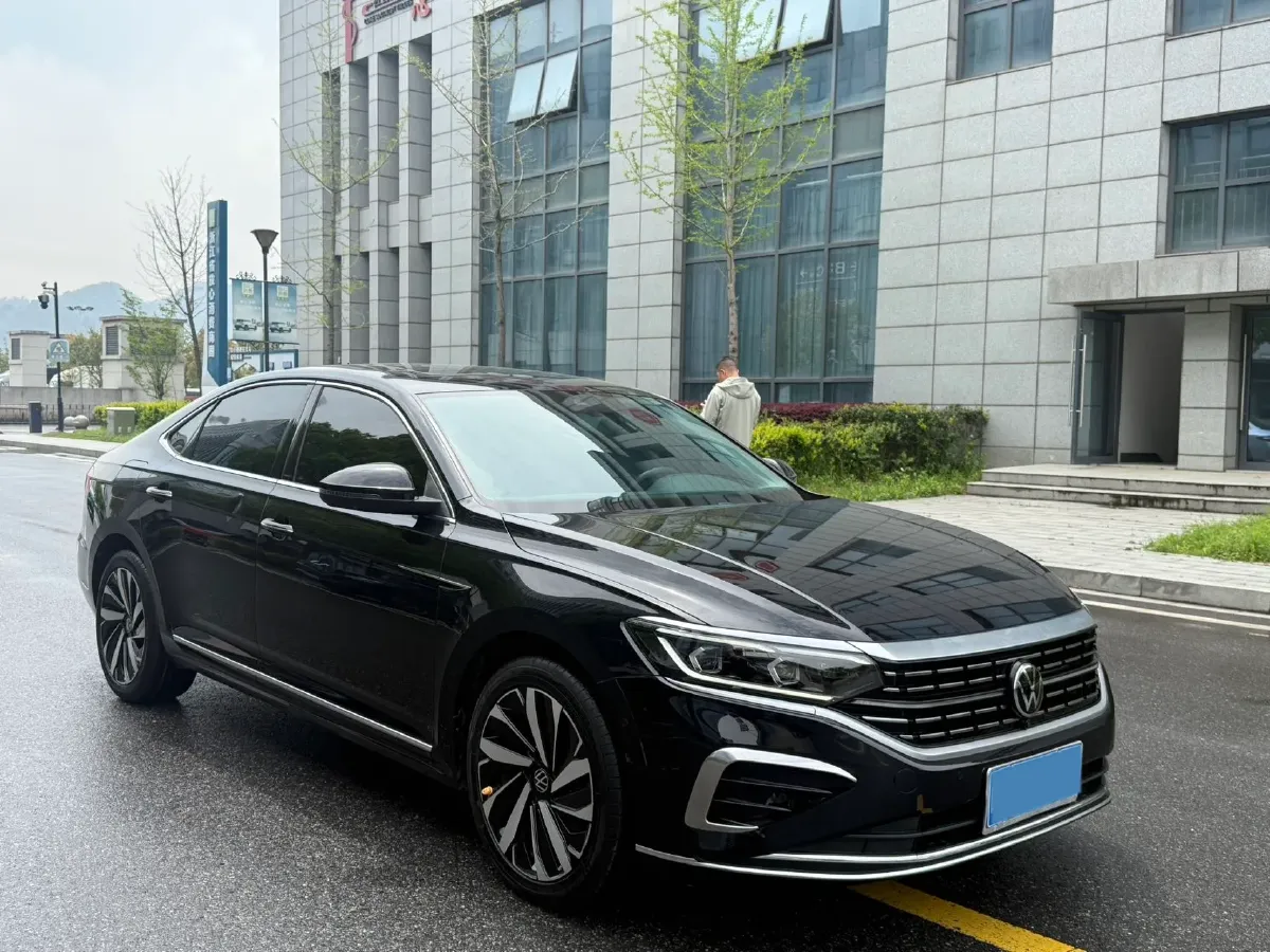 2024 Volkswagen Passat 2.0T 220HP L4 7DCT,autocango,china used car exporter,china ev exporter,chinese used car exporter,chinese used ev exporter