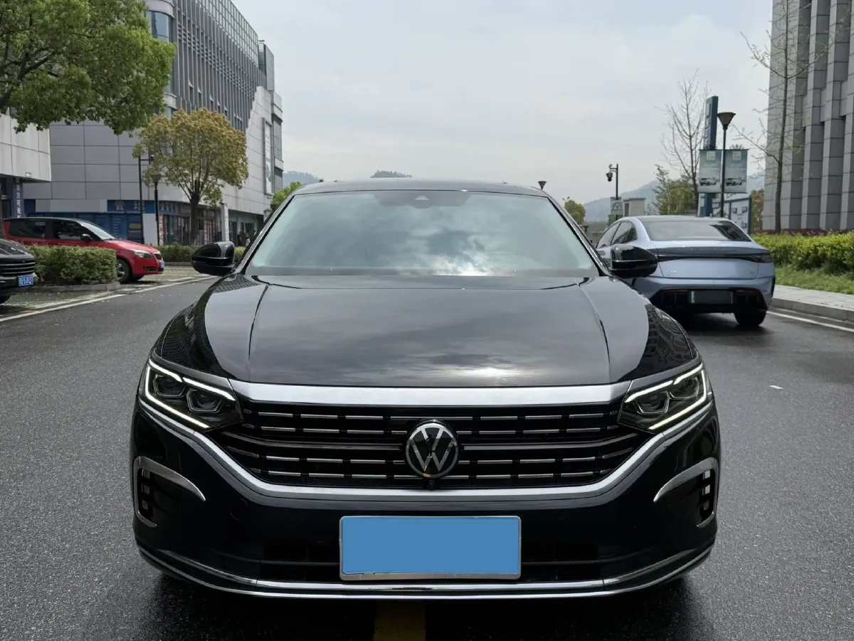 2024 Volkswagen Passat 2.0T 220HP L4 7DCT,autocango,china used car exporter,china ev exporter,chinese used car exporter,chinese used ev exporter