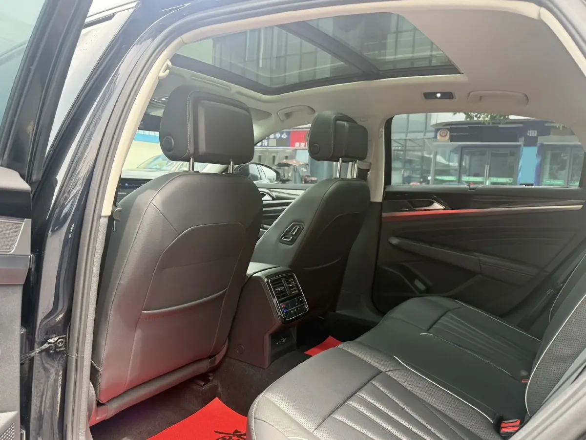 2024 Volkswagen Passat 2.0T 220HP L4 7DCT,autocango,china used car exporter,china ev exporter,chinese used car exporter,chinese used ev exporter