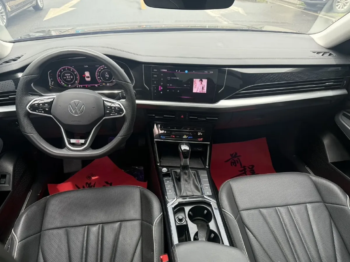 2024 Volkswagen Passat 2.0T 220HP L4 7DCT,autocango,china used car exporter,china ev exporter,chinese used car exporter,chinese used ev exporter