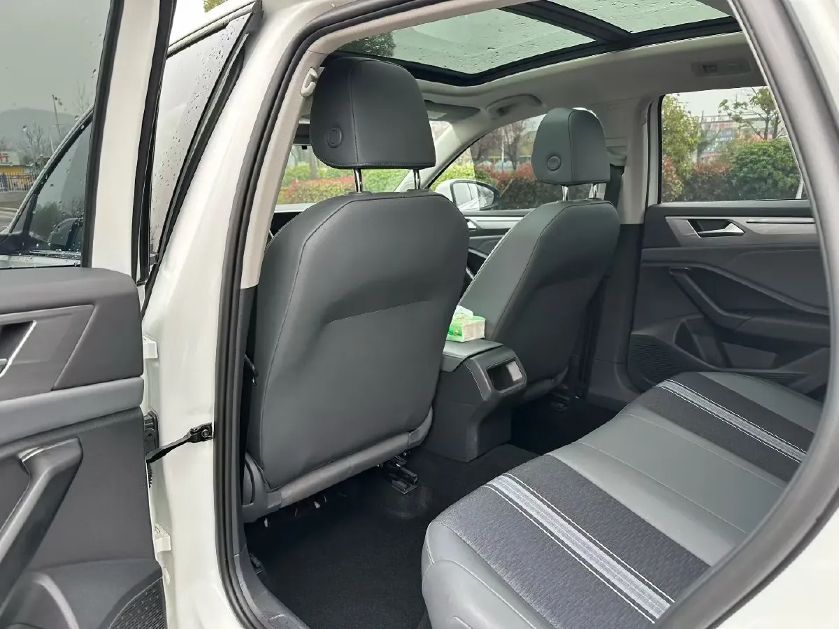 2023 Volkswagen Sagitar 1.2T 116HP L4 7DCT,autocango,china used car exporter,china ev exporter,chinese used car exporter,chinese used ev exporter