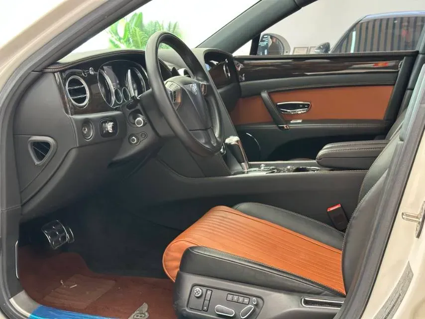 2017 Bentley Flying Spur 4.0T 528HP V8 8AT,autocango,china used car exporter,china ev exporter,chinese used car exporter,chinese used ev exporter