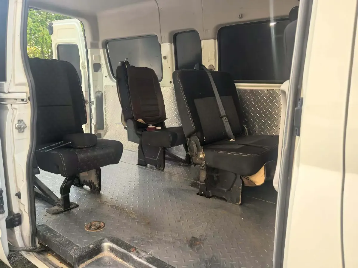 2021 MAXUS XinTu V80 2.0T 127HP L4 6MT,autocango,china used car exporter,china ev exporter,chinese used car exporter,chinese used ev exporter