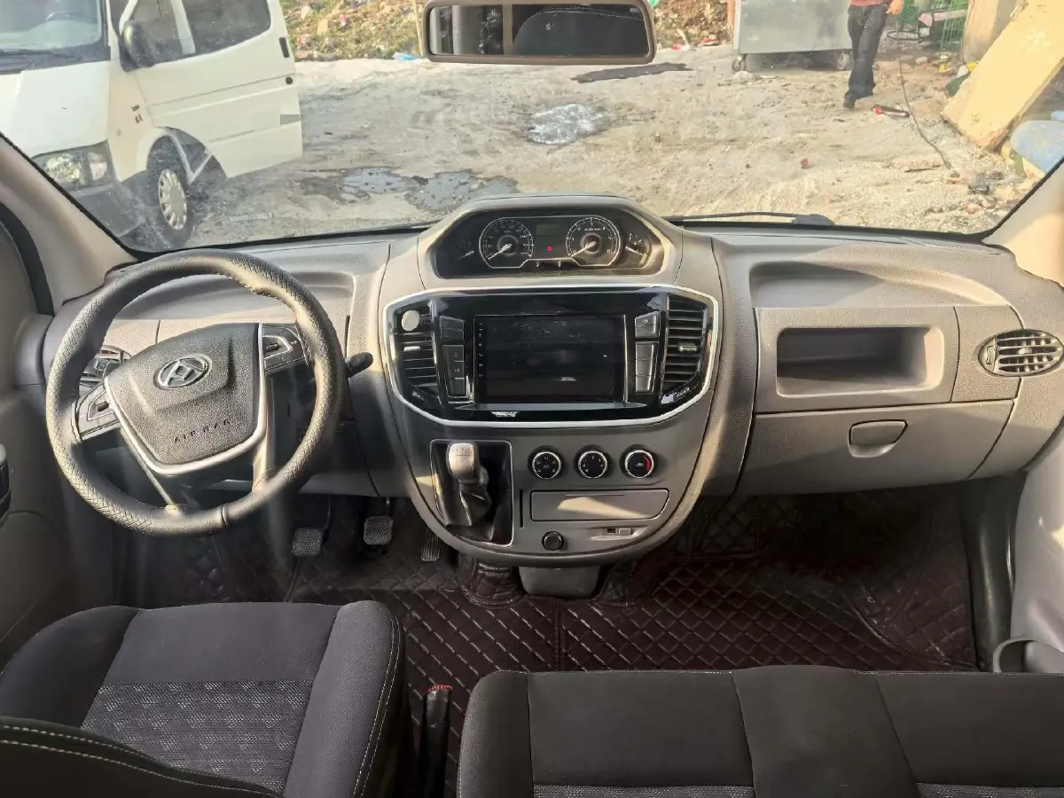 2021 MAXUS XinTu V80 2.0T 127HP L4 6MT,autocango,china used car exporter,china ev exporter,chinese used car exporter,chinese used ev exporter