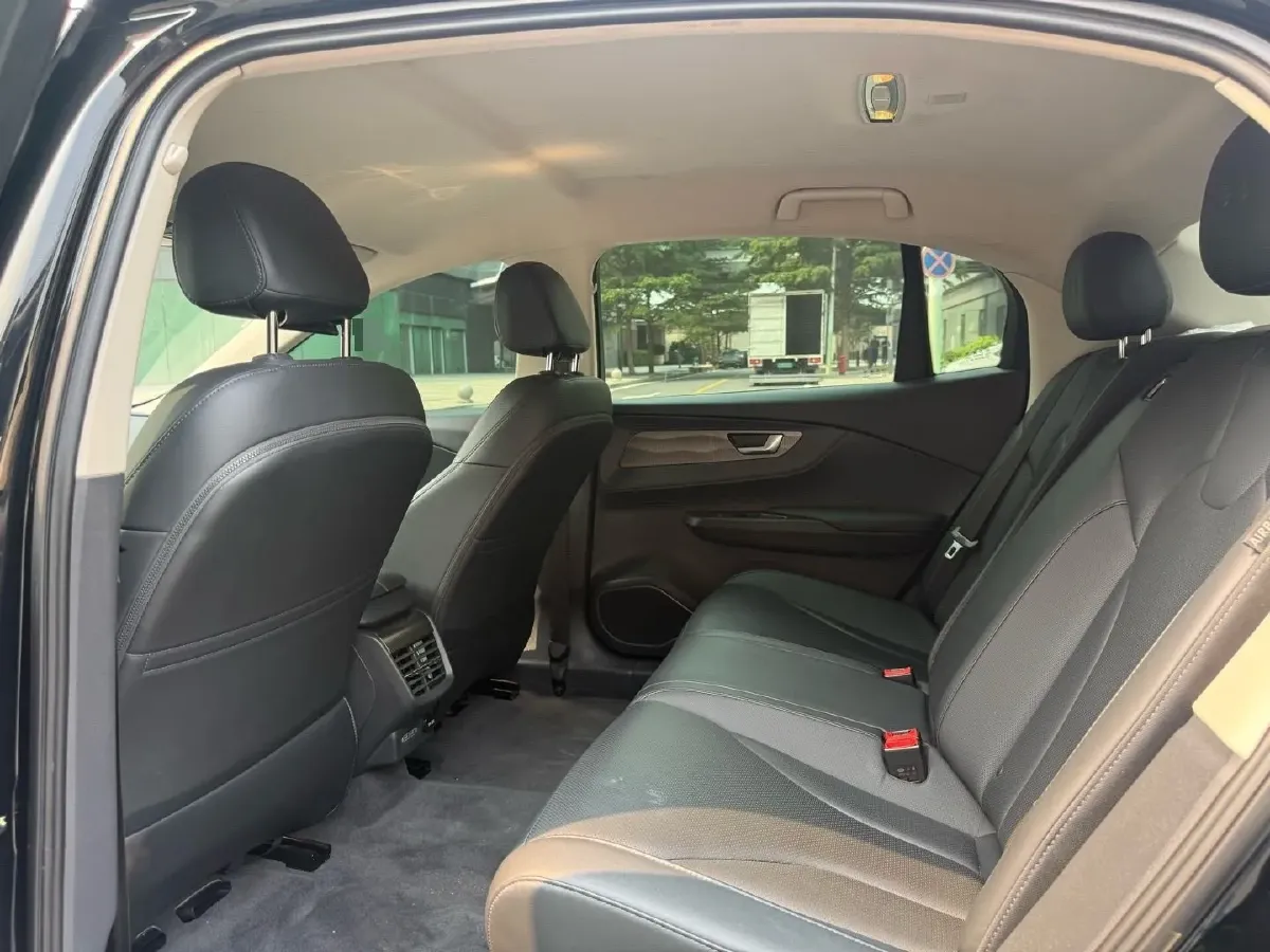 2023 HongQi E-QM5 BEV 54KWH,autocango,china used car exporter,china ev exporter,chinese used car exporter,chinese used ev exporter