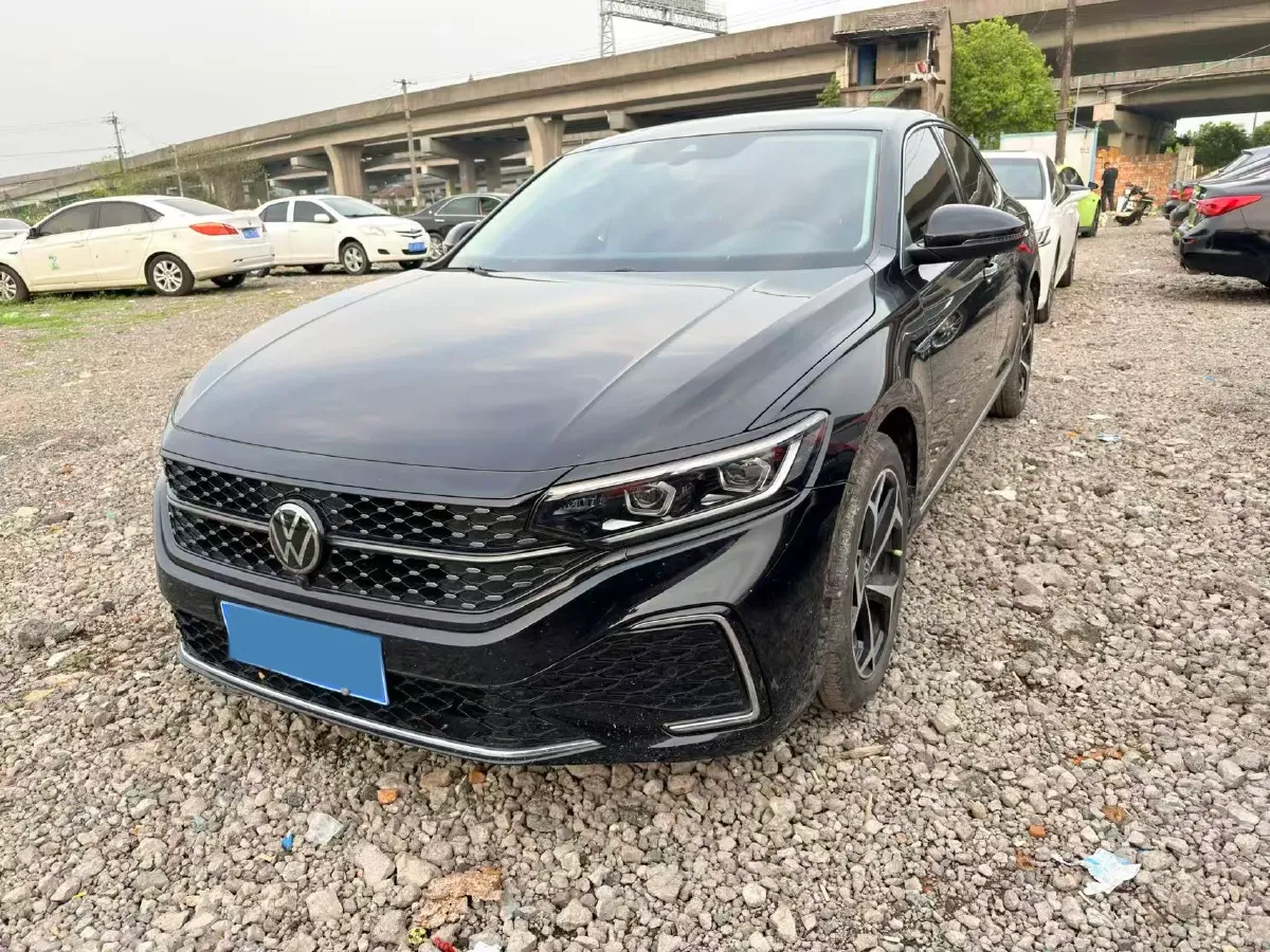 2024 Volkswagen Passat 2.0T 220HP L4 7DCT,autocango,china used car exporter,china ev exporter,chinese used car exporter,chinese used ev exporter