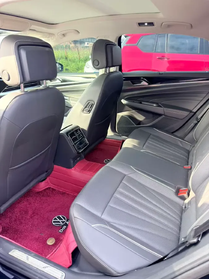 2024 Volkswagen Passat 2.0T 220HP L4 7DCT,autocango,china used car exporter,china ev exporter,chinese used car exporter,chinese used ev exporter