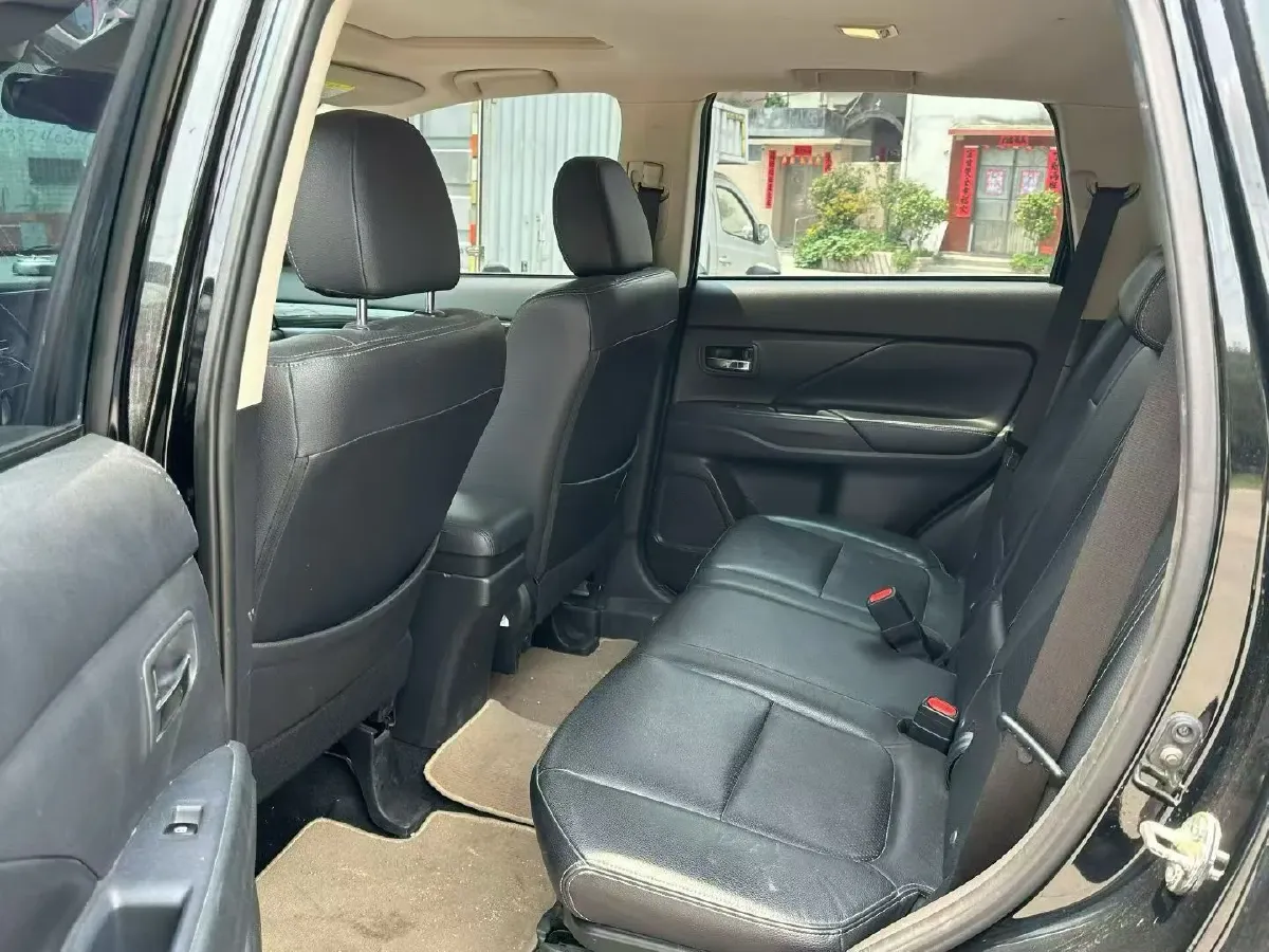 2018 Mitsubishi Outlander 2.4L 192HP L4 CVT,autocango,china used car exporter,china ev exporter,chinese used car exporter,chinese used ev exporter