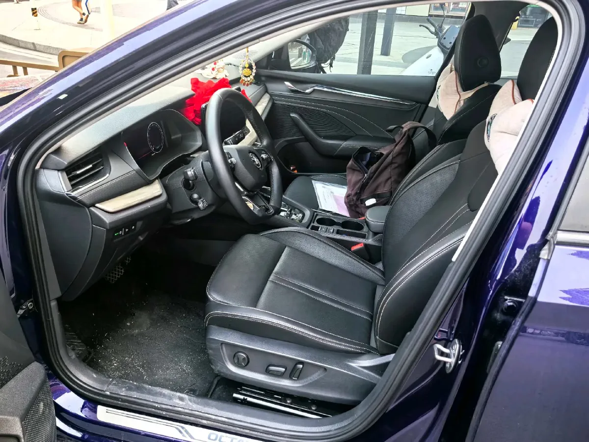 2022 Skoda Octavia 1.4T 150HP L4 7DCT,autocango,china used car exporter,china ev exporter,chinese used car exporter,chinese used ev exporter