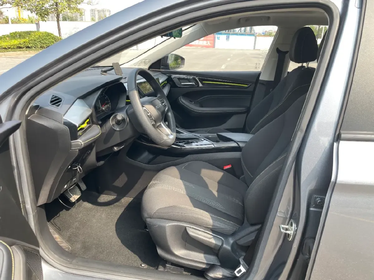 2021 Roewe i5 1.5L 120HP L4 CVT,autocango,china used car exporter,china ev exporter,chinese used car exporter,chinese used ev exporter