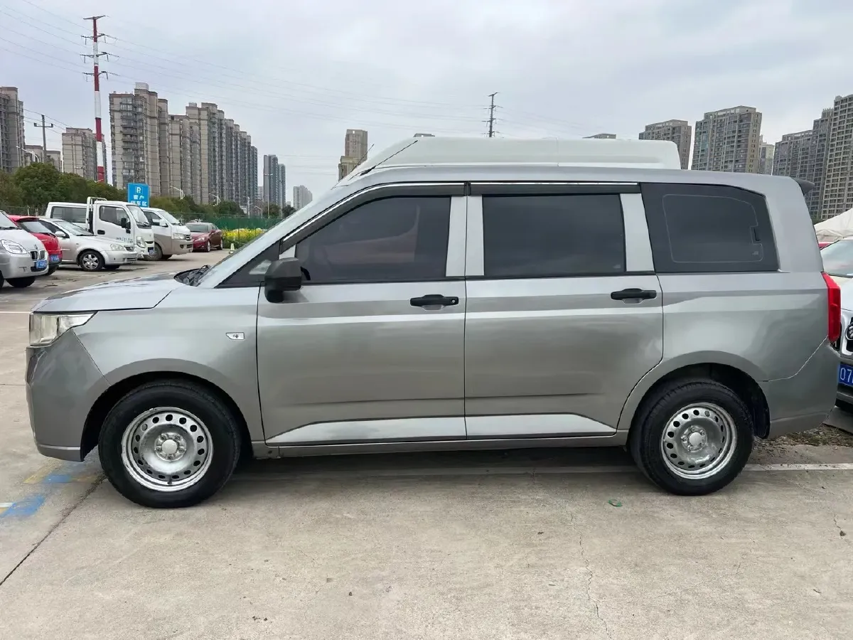 2020 WuLing HongGuang Plus 1.5L 99HP L4 6MT,autocango,china used car exporter,china ev exporter,chinese used car exporter,chinese used ev exporter