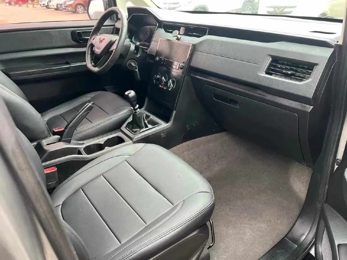 2020 WuLing HongGuang Plus 1.5L 99HP L4 6MT,autocango,china used car exporter,china ev exporter,chinese used car exporter,chinese used ev exporter