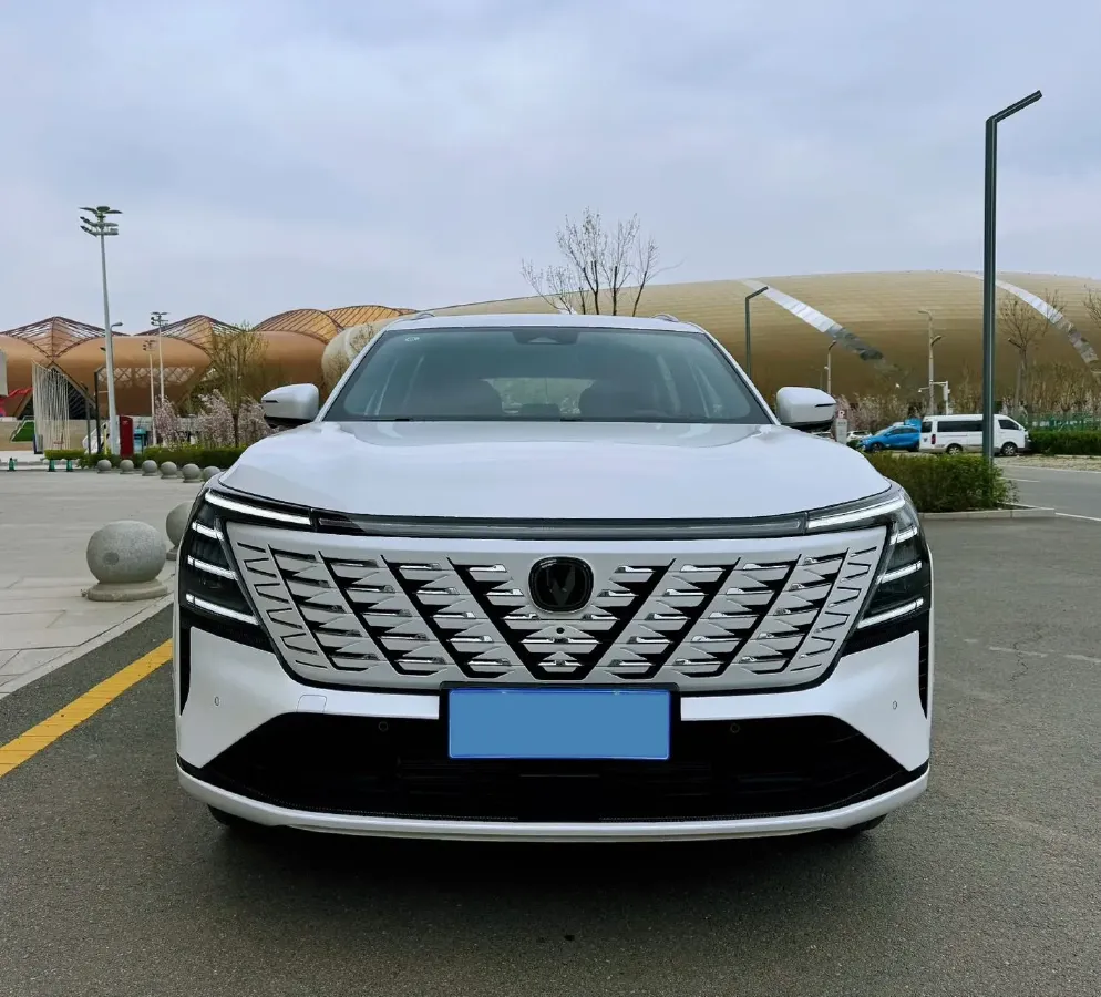 2025 ChangAn CS75 Plus 2.0T 233HP L4 8AT,autocango,china used car exporter,china ev exporter,chinese used car exporter,chinese used ev exporter