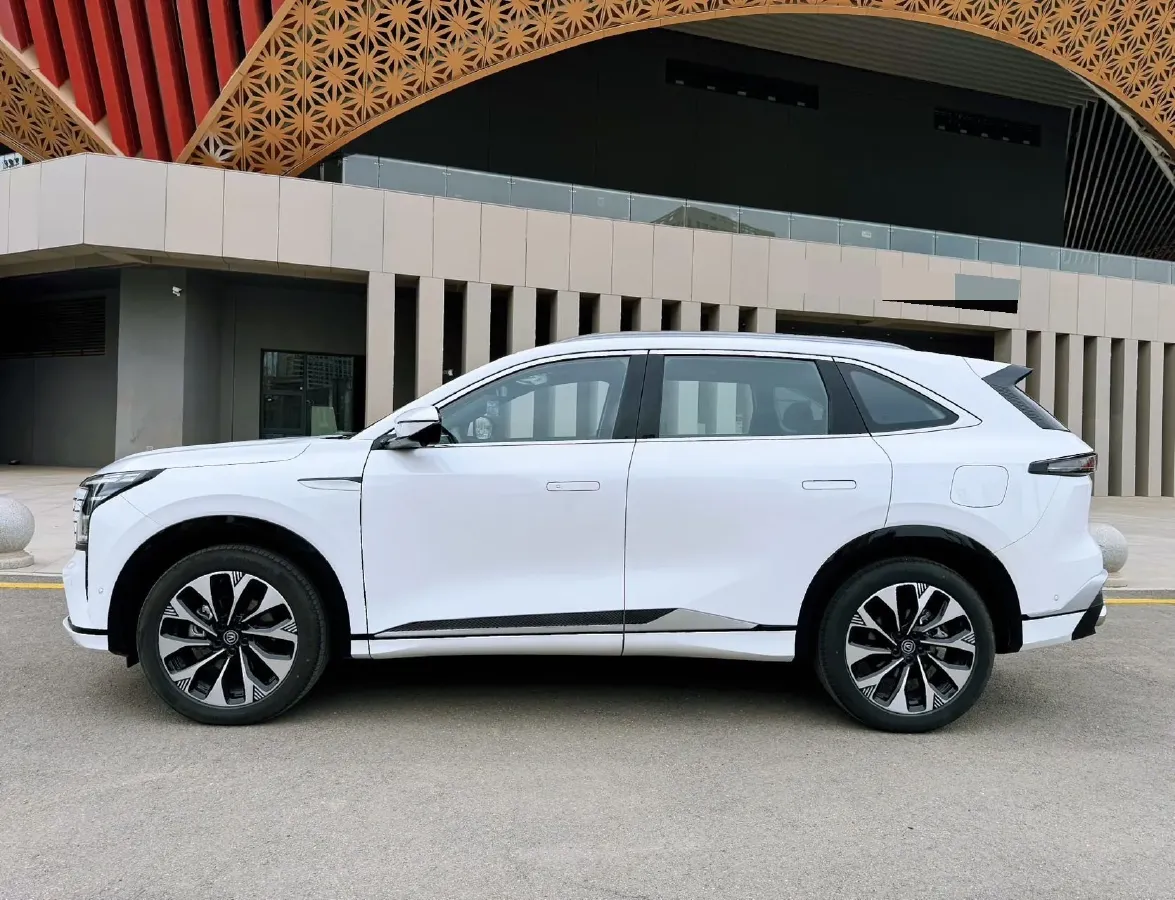 2025 ChangAn CS75 Plus 2.0T 233HP L4 8AT,autocango,china used car exporter,china ev exporter,chinese used car exporter,chinese used ev exporter