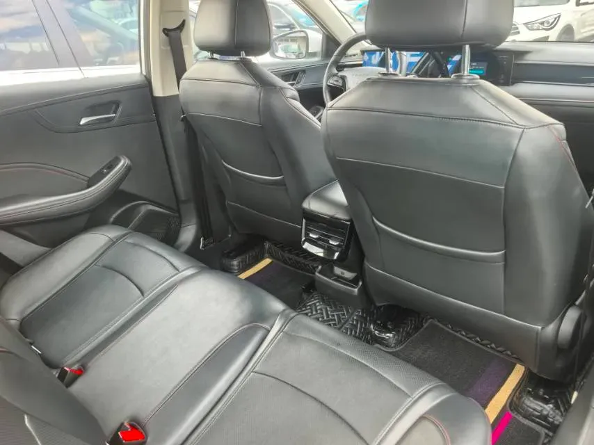 2023 Roewe i5 1.5L 129HP L4 CVT,autocango,china used car exporter,china ev exporter,chinese used car exporter,chinese used ev exporter