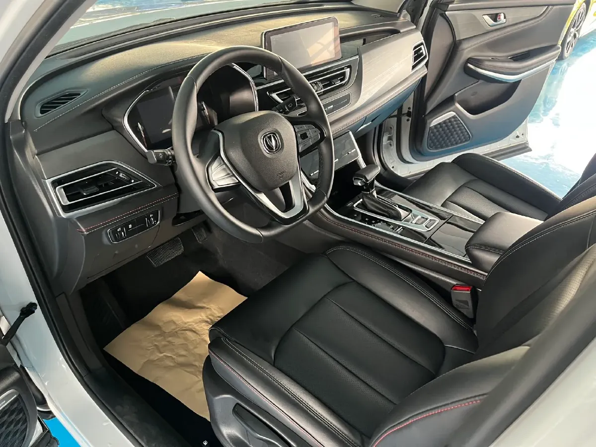 2022 ChangAn CS75 1.5T 180HP L4 7DCT,autocango,china used car exporter,china ev exporter,chinese used car exporter,chinese used ev exporter