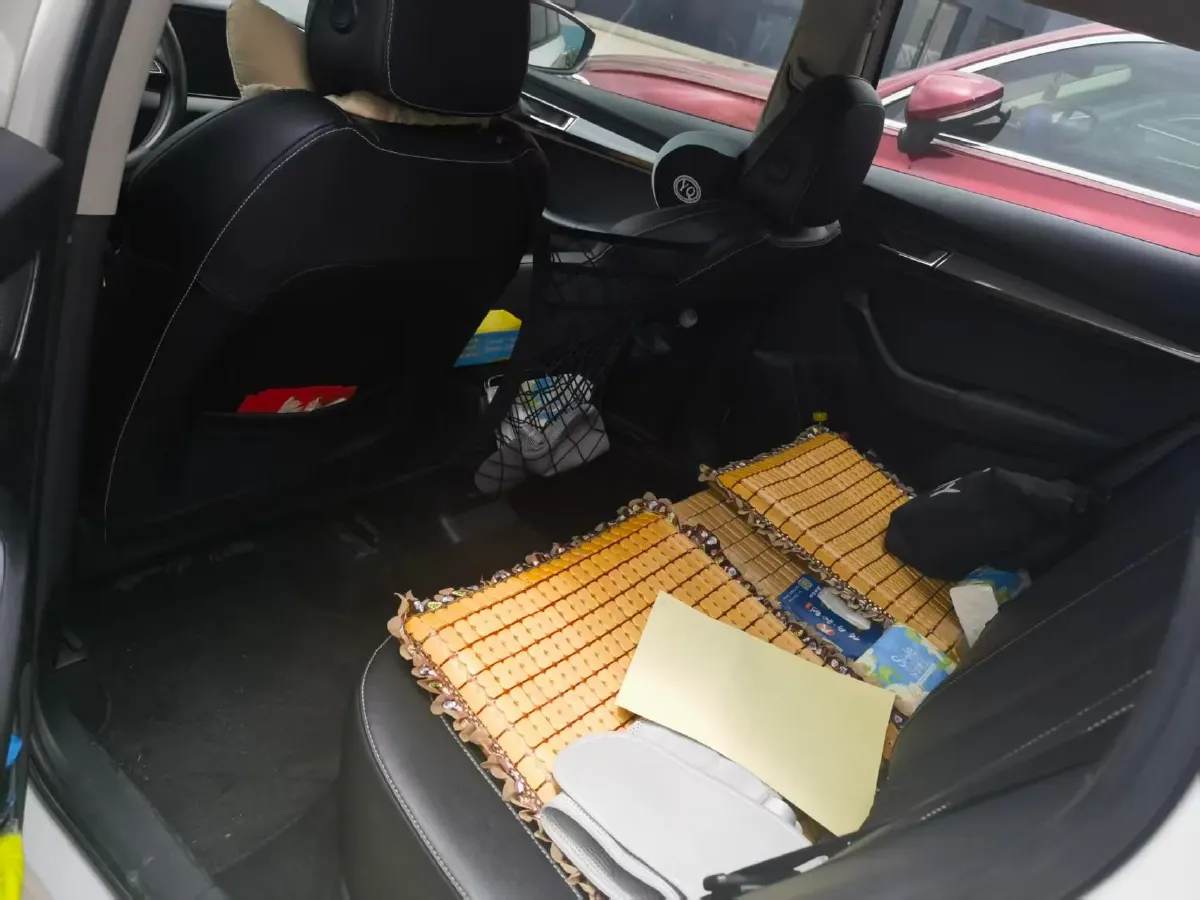 2020 Skoda Karoq 1.4T 150HP L4 7DCT,autocango,china used car exporter,china ev exporter,chinese used car exporter,chinese used ev exporter