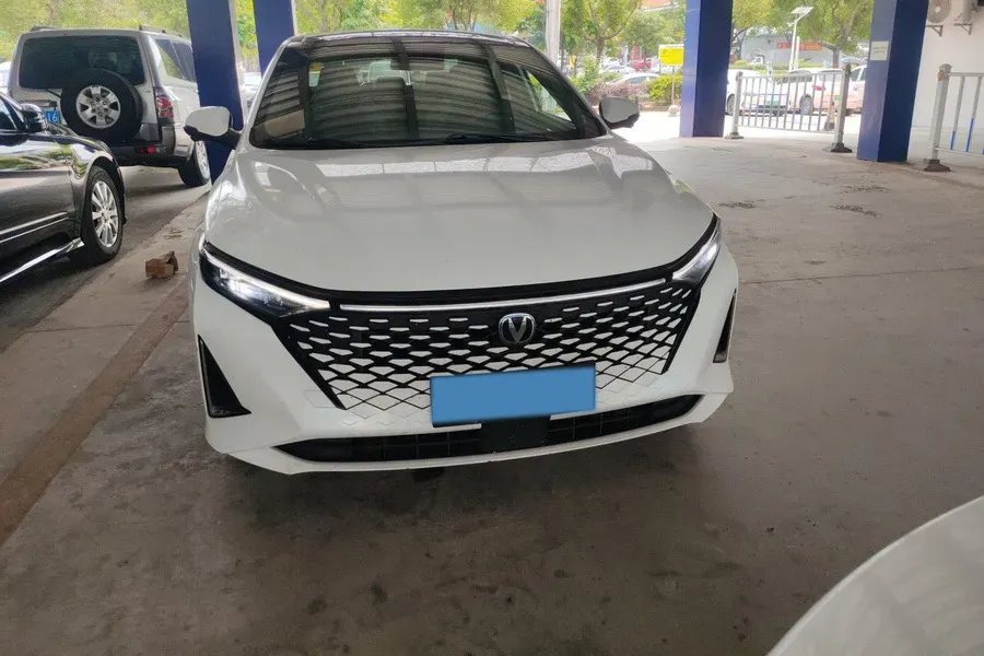 2023 ChangAn Raeton Plus 1.5T 188HP L4 7DCT,autocango,china used car exporter,china ev exporter,chinese used car exporter,chinese used ev exporter