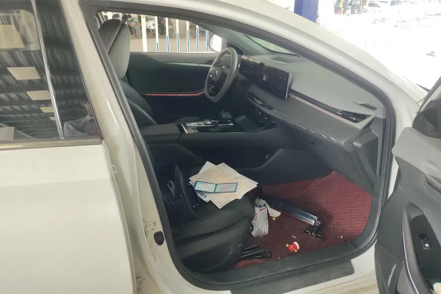 2023 ChangAn Raeton Plus 1.5T 188HP L4 7DCT,autocango,china used car exporter,china ev exporter,chinese used car exporter,chinese used ev exporter