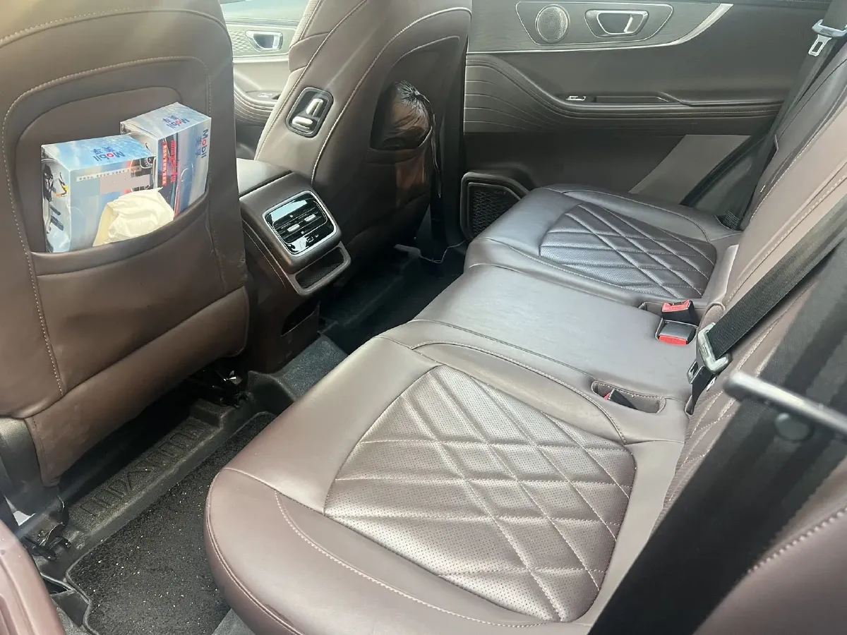 2022 Chery Tiggo 8 PRO 2.0T 254HP L4 7DCT,autocango,china used car exporter,china ev exporter,chinese used car exporter,chinese used ev exporter