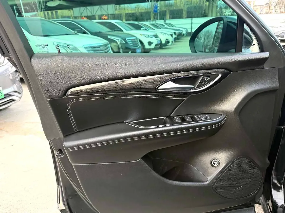 2022 Buick EnvisionPlus 2.0T 237HP L4 9AT,autocango,china used car exporter,china ev exporter,chinese used car exporter,chinese used ev exporter