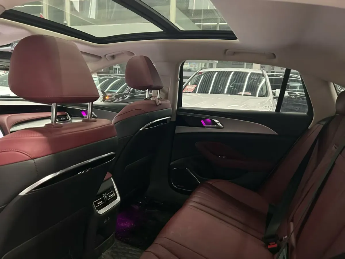 2023 HongQi H5 2.0T 224HP L4 8AT,autocango,china used car exporter,china ev exporter,chinese used car exporter,chinese used ev exporter