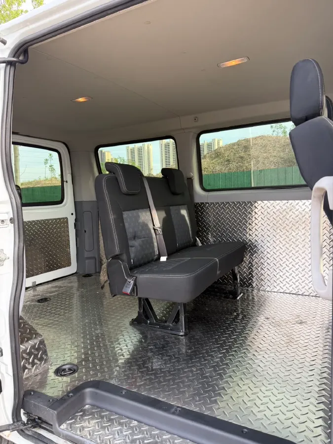 2025 MAXUS XinTu V80 2.0T 147HP L4 6MT,autocango,china used car exporter,china ev exporter,chinese used car exporter,chinese used ev exporter