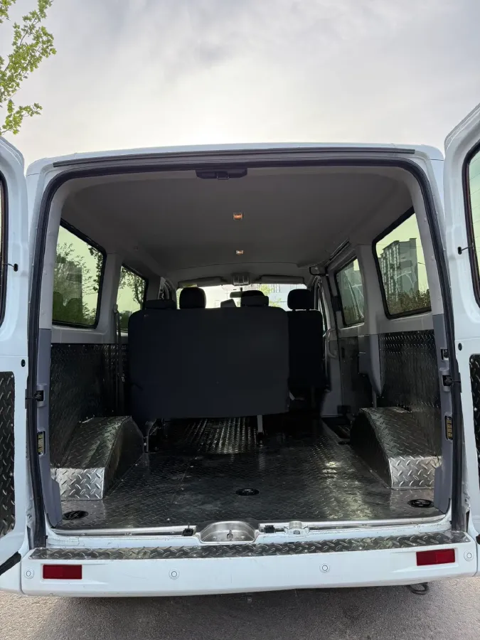 2025 MAXUS XinTu V80 2.0T 147HP L4 6MT,autocango,china used car exporter,china ev exporter,chinese used car exporter,chinese used ev exporter