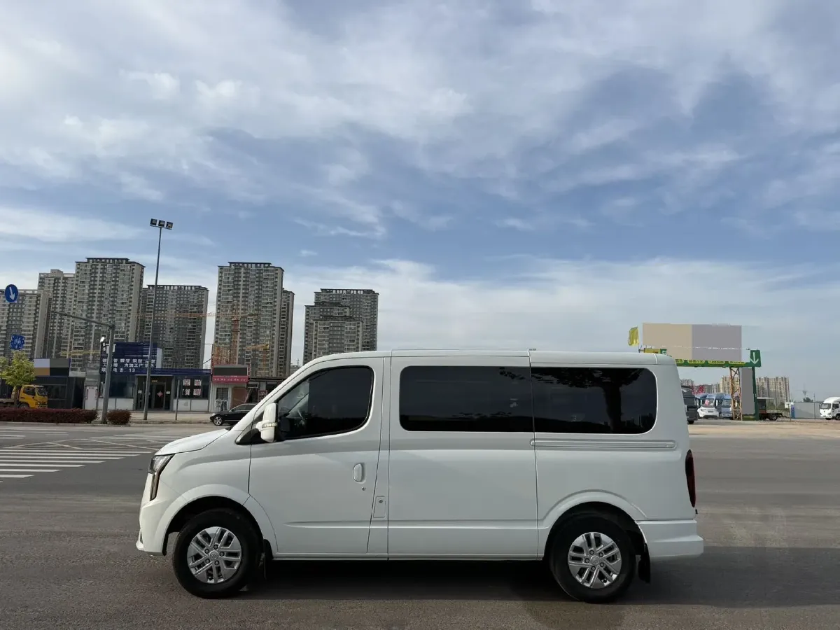 2025 MAXUS XinTu V80 2.0T 147HP L4 6MT,autocango,china used car exporter,china ev exporter,chinese used car exporter,chinese used ev exporter