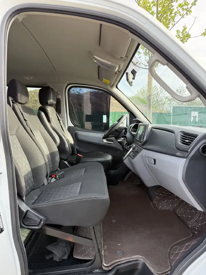 2025 MAXUS XinTu V80 2.0T 147HP L4 6MT,autocango,china used car exporter,china ev exporter,chinese used car exporter,chinese used ev exporter