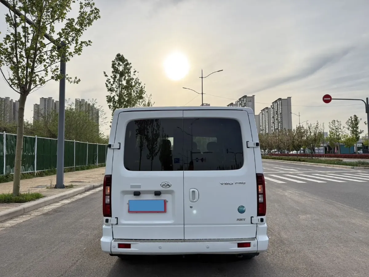 2025 MAXUS XinTu V80 2.0T 147HP L4 6MT,autocango,china used car exporter,china ev exporter,chinese used car exporter,chinese used ev exporter