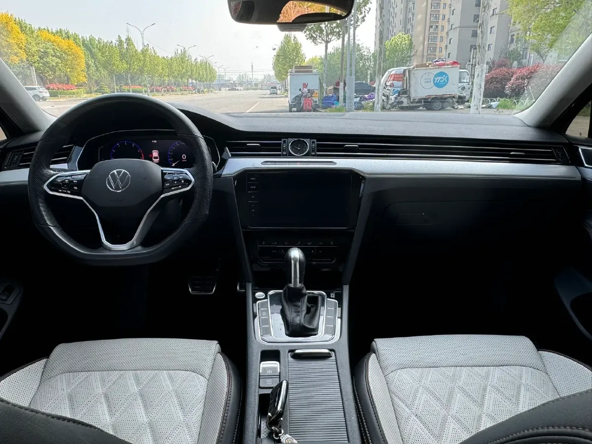 2023 Volkswagen Magotan 2.0T 186HP L4 7DCT,autocango,china used car exporter,china ev exporter,chinese used car exporter,chinese used ev exporter