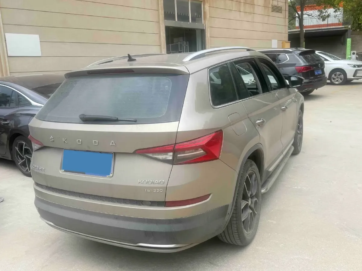 2020 Skoda Kodiak 2.0T 186HP L4 7DCT,autocango,china used car exporter,china ev exporter,chinese used car exporter,chinese used ev exporter