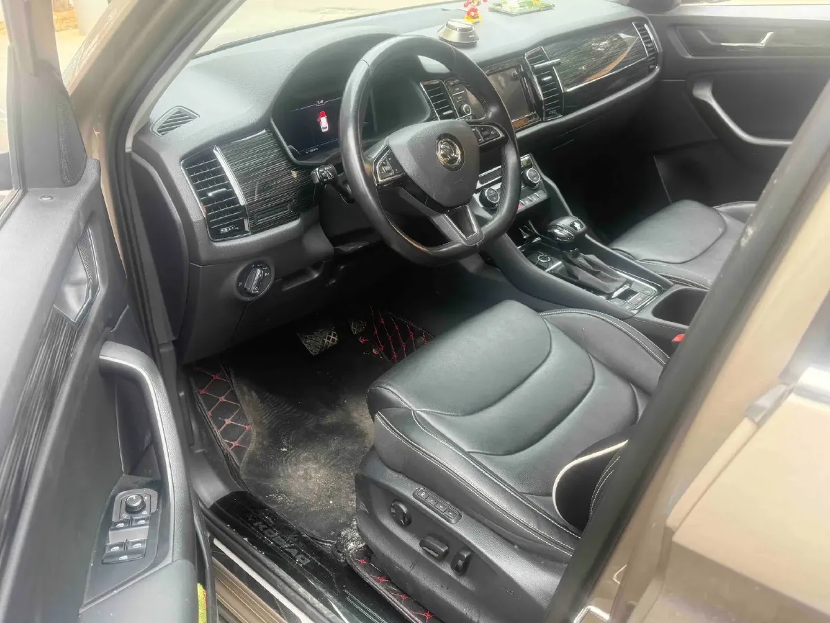 2020 Skoda Kodiak 2.0T 186HP L4 7DCT,autocango,china used car exporter,china ev exporter,chinese used car exporter,chinese used ev exporter