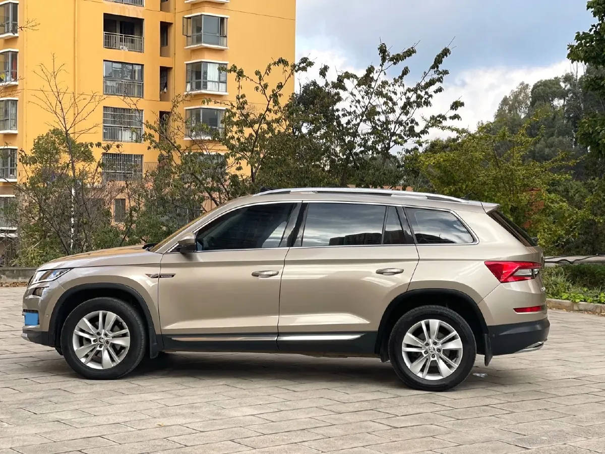 2020 Skoda Kodiak 2.0T 186HP L4 7DCT,autocango,china used car exporter,china ev exporter,chinese used car exporter,chinese used ev exporter