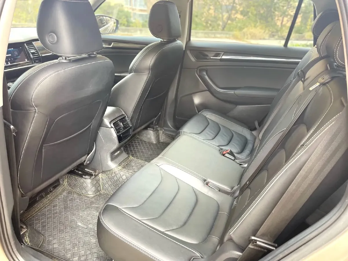 2020 Skoda Kodiak 2.0T 186HP L4 7DCT,autocango,china used car exporter,china ev exporter,chinese used car exporter,chinese used ev exporter