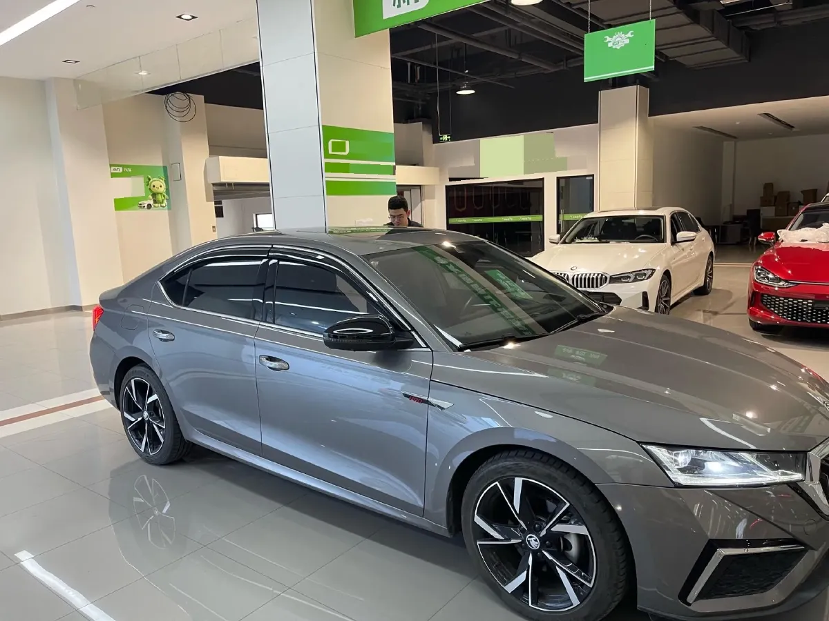 2022 Skoda Octavia 1.4T 150HP L4 7DCT,autocango,china used car exporter,china ev exporter,chinese used car exporter,chinese used ev exporter