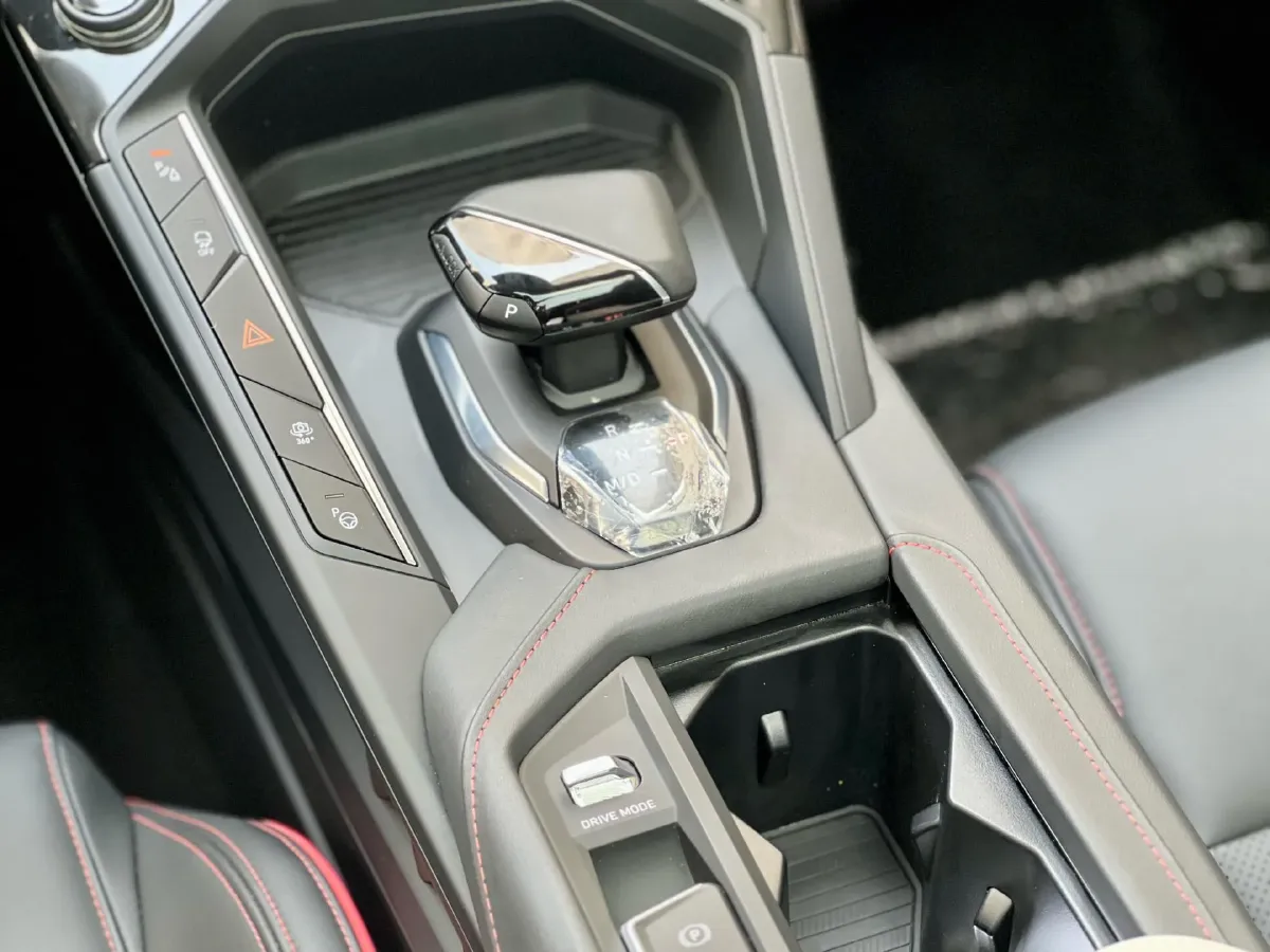 2020 LYNK&CO 06 1.5T 177HP L3 7DCT,autocango,china used car exporter,china ev exporter,chinese used car exporter,chinese used ev exporter